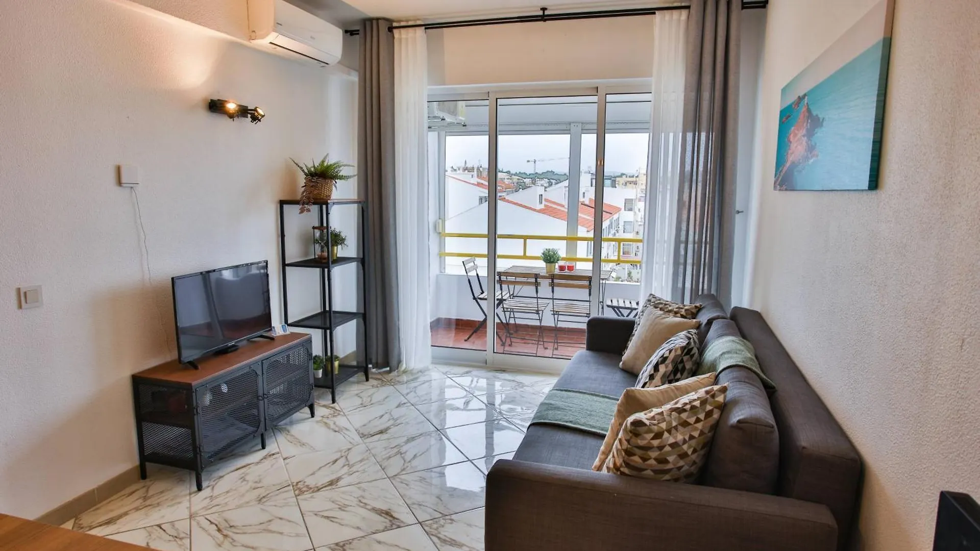 Apartment 3 Min From Beach With Airco And Balcony - Go4Portugal - Quarteira